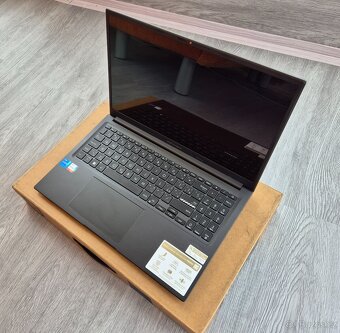 ASUS Vivobook 15X OLED K3504VA-MA560X Indie Black kovový - 3