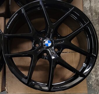 BMW 1: F40,F41,18'alu,Performance,černé,M-packet - 3