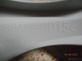 POKLICE KRYTY KOL SKODA 17 565601147 - 3