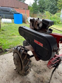 Malotraktor s brzděným vozíkem - 3