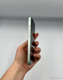 iPhone 15 128 Gb zelený - 3