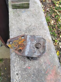 Prodám přední závěs Zetor - 3