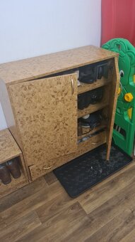 Předsíňová sestava -2x botník + věšáková stěna - 3