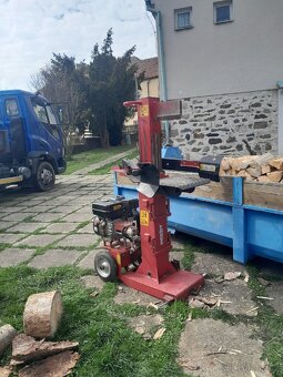 Prodám benzínový štípač 10t - 3