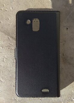 UNIVERSÁLNÍ POUZDRO NA MOBIL - 3