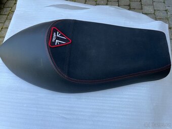 Prodám sedlo Triumph Thruxton 1200 - 3