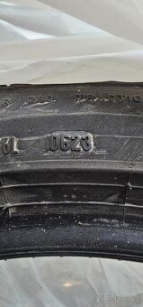 Pirelli P-Zero 255/40 R20 - 3