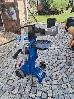 Scheppach Štípač dřeva
2100 W; max. délka polene: 107 cm - 3