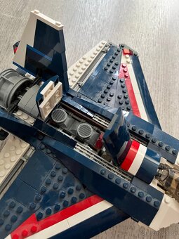 LEGO Creator 31039 - Stíhačka Blue Power - 3