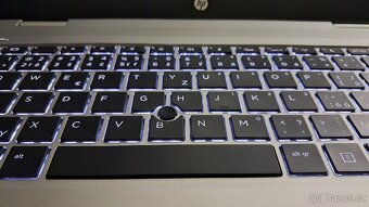 Notebook HP, 14", Intel i5-8250U, 8GB, SSD 250GB - 3