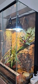 Terárium 50x40x80 cm s 3D stěnou - 3