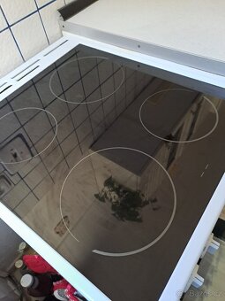 Sklokeramický sporák s troubou,zn. Mora - 3