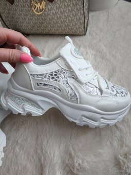 Nové tenisky s krajkou - 3