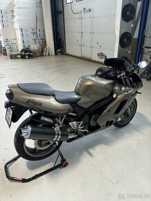 Kawasaki ZX9 - 3