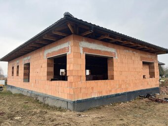 Hrubá stavba rodinného domu 277m² - 3
