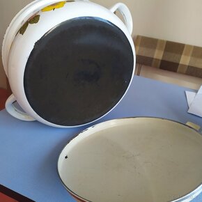 Velký smaltovaný hrnec vhodný na dekoraci průměr 25 cm s pok - 3