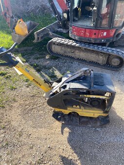 Vibrační deska 200 kg BOMAG motor Honda - 3