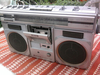 HITACHI TRK-8210EW (Made in Japan/1981) - 3