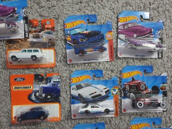 Hot Wheels Matchbox autíčka - 3