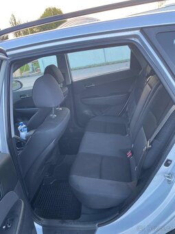 Hyundai i30 ,1.6 -85 kw 2010, STK platí 2027 - 3