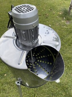 NEREZOVÁ řezačka struhadlo strouhák na brambory zeleninu - 3