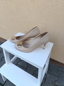 Lodičky GUESS velikost 39 - 3