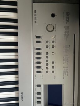 Yamaha Portable Grand DGX-640 - 3