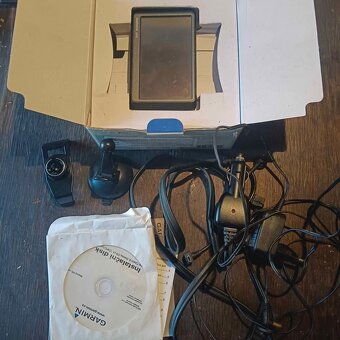 Prodám lyžáky Rossignol Comfort a s helmou - 3