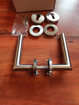 Prodám nerezové dveřní kování - 3