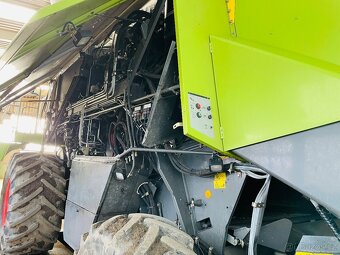 Claas Lexion 600 + V900 - 3