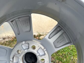 Hliníková kola s letní pneu Škoda Scala 205/55R16 - 3