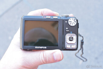 OLYMPUS FE-330 / DIGITÁLNÍ KOMPAKT / SUPER STAV - 3