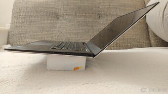 DELL XPS 15 9560 - 3