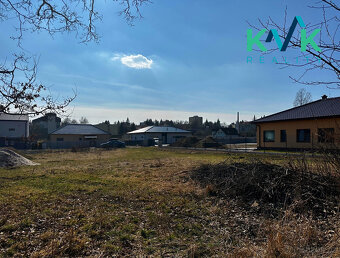 Prodej stavebního pozemku o výměře 1235 m² v Nové Roli - 3