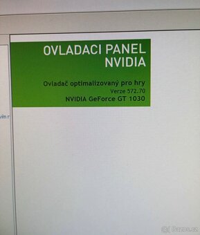 Stolní PC a monitor - 3