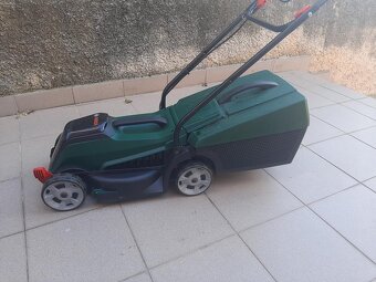 aku sekačka Bosch City Mower 18V-32-300 vč, baterie - 3