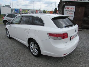 Toyota Avensis 1.6i 97kW kombi,2.majitel, serviska, nová STK - 3