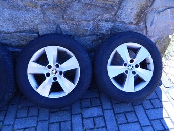 ŠKODA SUPERB III ALU KOLA+ZIMNÍ BRIDGESTONE 5.000,- - 3