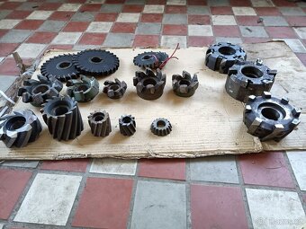 FRÉZOVACÍ HLAVA - 3