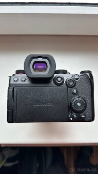Panasonic Lumix S5II + 3 baterie - 3
