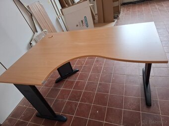 Rohový psací stůl - 3