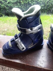 Lyžáky lyžařské boty na sjezdovky 33 2/3, délka stélky 21cm - 3