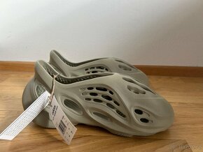 adidas Yeezy Foam RNNR Stone Salt - 3