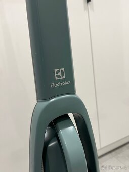 Prodám tyčový vysavač 2v1 Electrolux WELL Q6 - 3