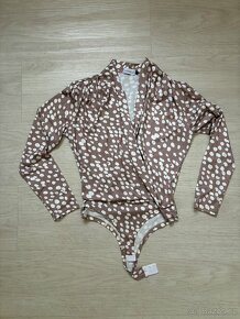 Body s výstřihem V, vel.S - 3
