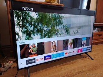 4K Smart TV 49" Samsung UE49NU7172-úholpříčka 125cm - 3