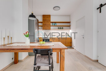 Pronájem útulného bytu 2+kk s balkonem do zeleně – Vršovice, - 3