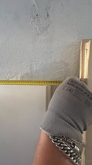 Hladké interiérové dveře s kováním na pravé straně - 3