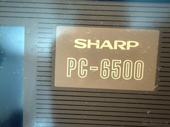 Stary retro notebook Sharp PC-6500 - 3