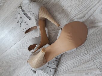 Boty na podpadku vel.38 - 3
